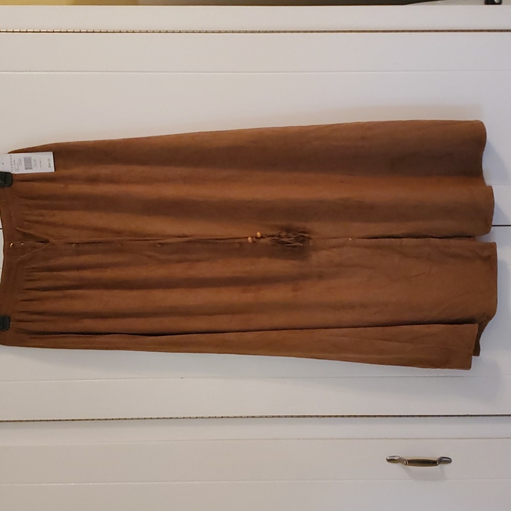 Hannah NWT camel/tan colored maxi skirt size L